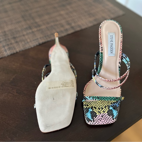 Steve Madden Colorful Snake 🐍 Print Heels - Picture 10 of 14